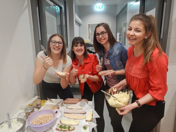 Theater 2019 - Darum prüfe, wie man sich ewig windet