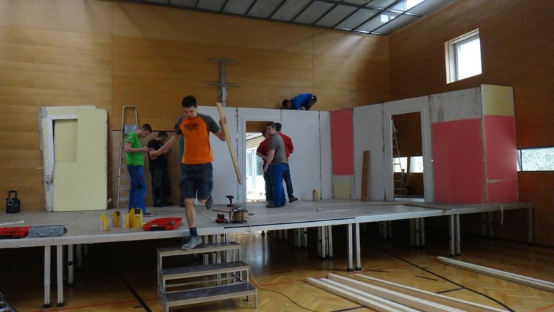 Theater: aber, aber Herr Pfarrer